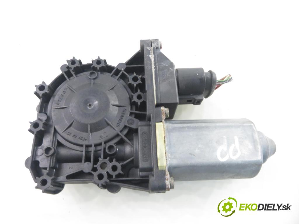 AUDI A3 (8L1) HB 2002 75,00 1.6 8V 102 - BFQ 1595,00 motorek sťahovaní oken PP 8L4959802C