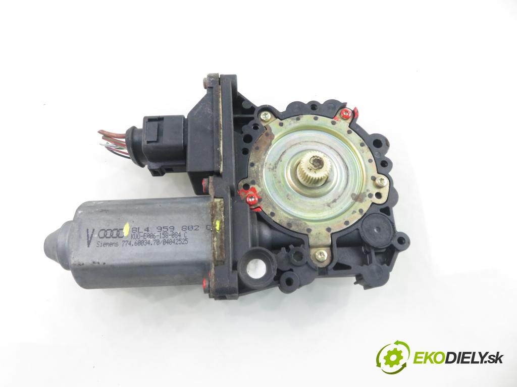 AUDI A3 (8L1) HB 2002 75,00 1.6 8V 102 - BFQ 1595,00 motorek sťahovaní oken PP 8L4959802C
