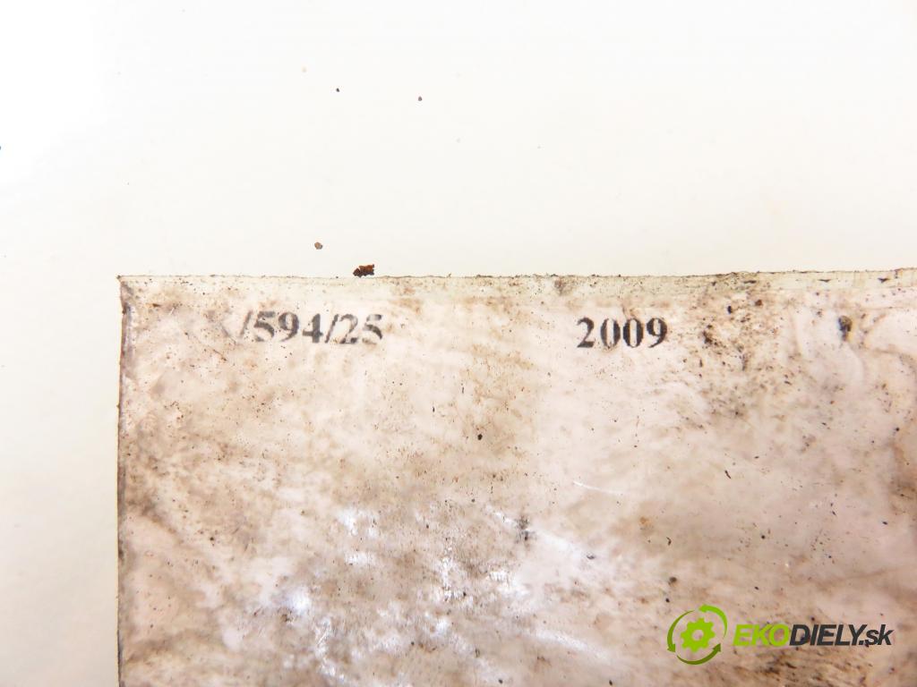 AUDI A4 Avant (8K5, B8) KOMBI 2009 118,00 1.8 TFSI - CDHB 1798,00 Riadenie ZE riadením 8T1422065P ; 7831993124