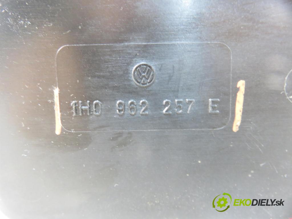 VW PASSAT B3/B4 Variant (3A5, 35I) KOMBI 1994 74,00 1.6 - AEK 1595,00 motorek zámku centrálního 1H0962257E