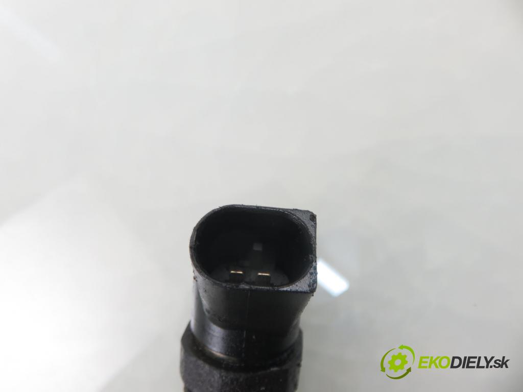 MERCEDES-BENZ KLASA A (W168) HB 2002 70,00 A 170 CDI 95 - OM 668.942 1689,00 vstrekovač 0445110090 ; 6680700887 (Vstrekovač paliva)