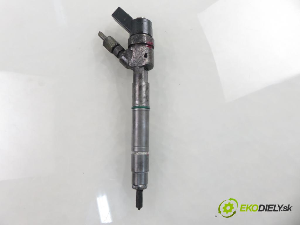 MERCEDES-BENZ KLASA A (W168) HB 2002 70,00 A 170 CDI 95 - OM 668.942 1689,00 vstrekovač 0445110090 ; 6680700887 (Vstrekovač paliva)