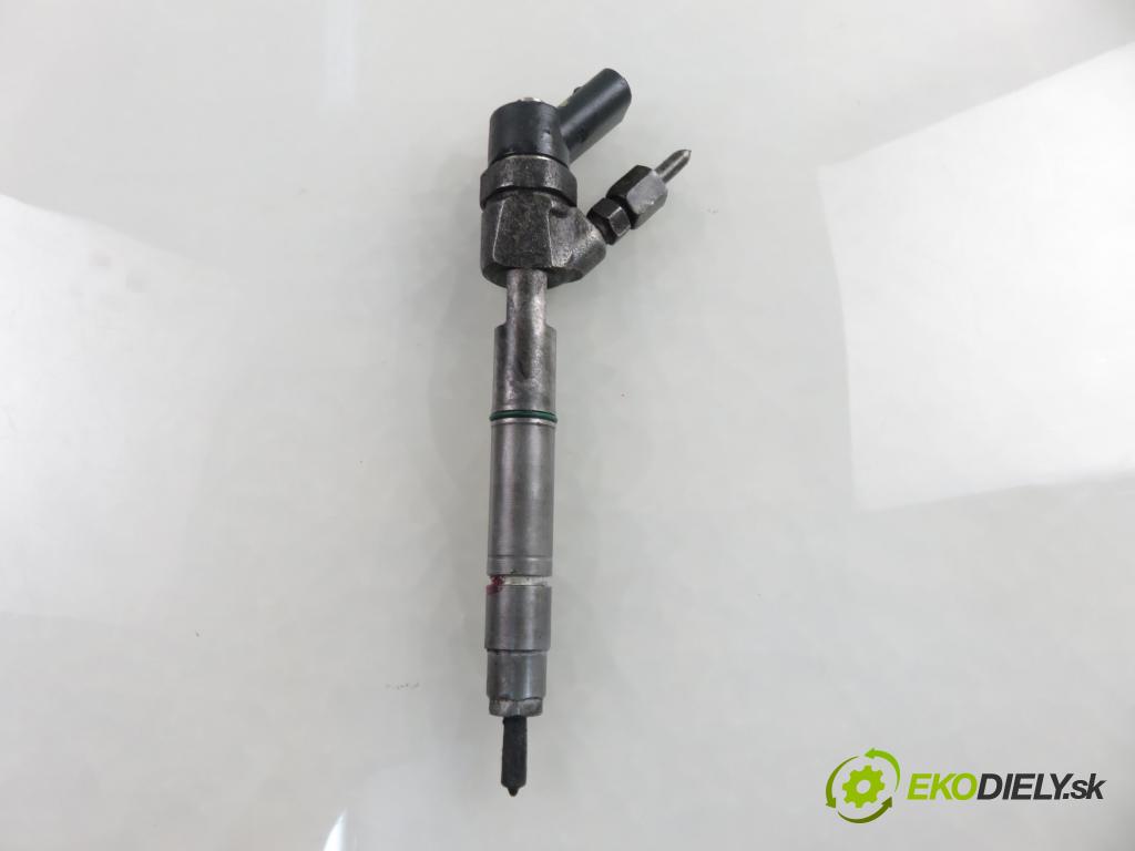 MERCEDES-BENZ KLASA A (W168) HB 2002 70,00 A 170 CDI 95 - OM 668.942 1689,00 vstrekovač 0445110090 ; 6680700887 (Vstrekovač paliva)