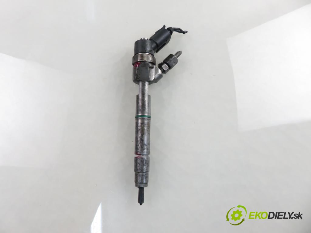 MERCEDES-BENZ KLASA A (W168) HB 2002 70,00 A 170 CDI 95 - OM 668.942 1689,00 vstrekovač 0445110090 ; 6680700887 (Vstrekovač paliva)