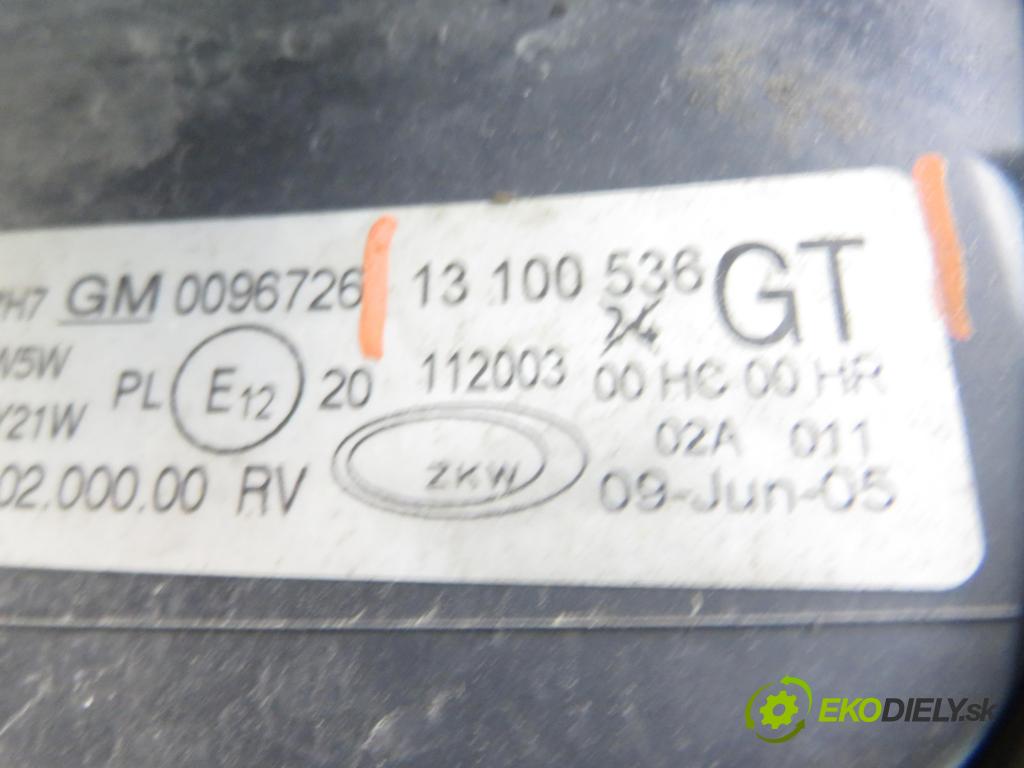 OPEL CORSA C (X01) HB 2006 59,00 1.2 16V Twinport 80 - Z 12 XEP 1229,00 Svetlo PP 13100536GT