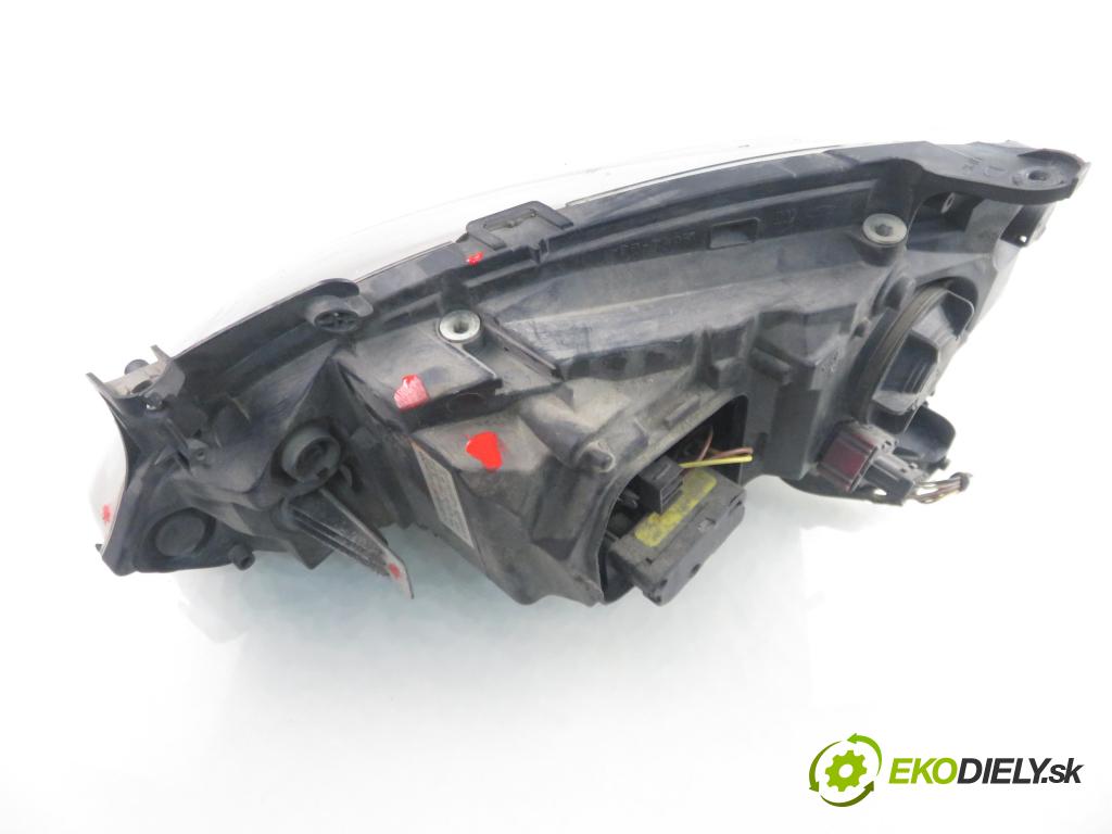 OPEL CORSA C (X01) HB 2006 59,00 1.2 16V Twinport 80 - Z 12 XEP 1229,00 Svetlo PP 13100536GT