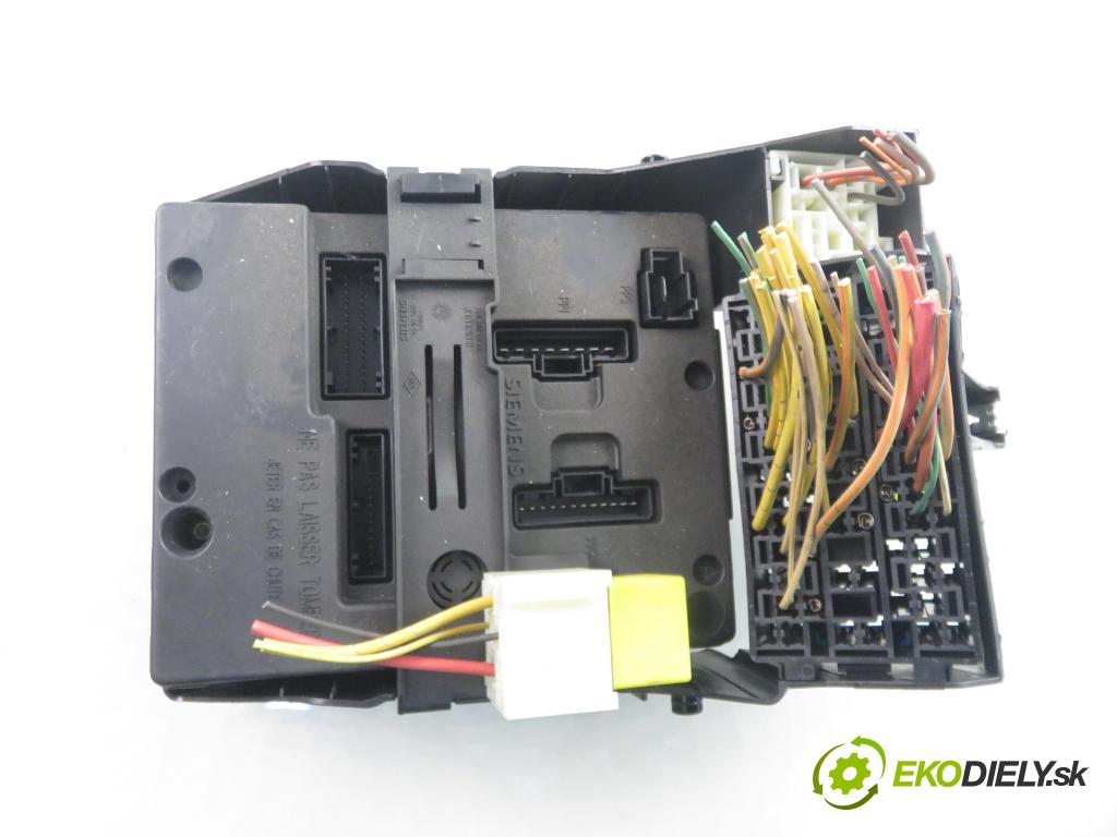 RENAULT MEGANE I (BA0/1_) FASTBACK 2002 70,00 1.4 16V 95 - K4J 750 1390,00 MODUL BSI 8200029340B ; S108502610G