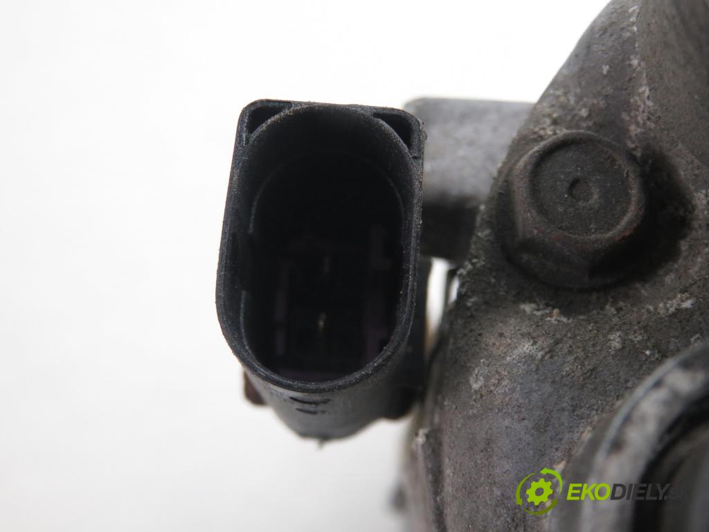 AUDI A3 (8L1) HB 2002 75,00 1.6 8V 102 - BFQ 1595,00 KOMPRESOR: klimatizace 8FK351127381 (Kompresor klimatizace)