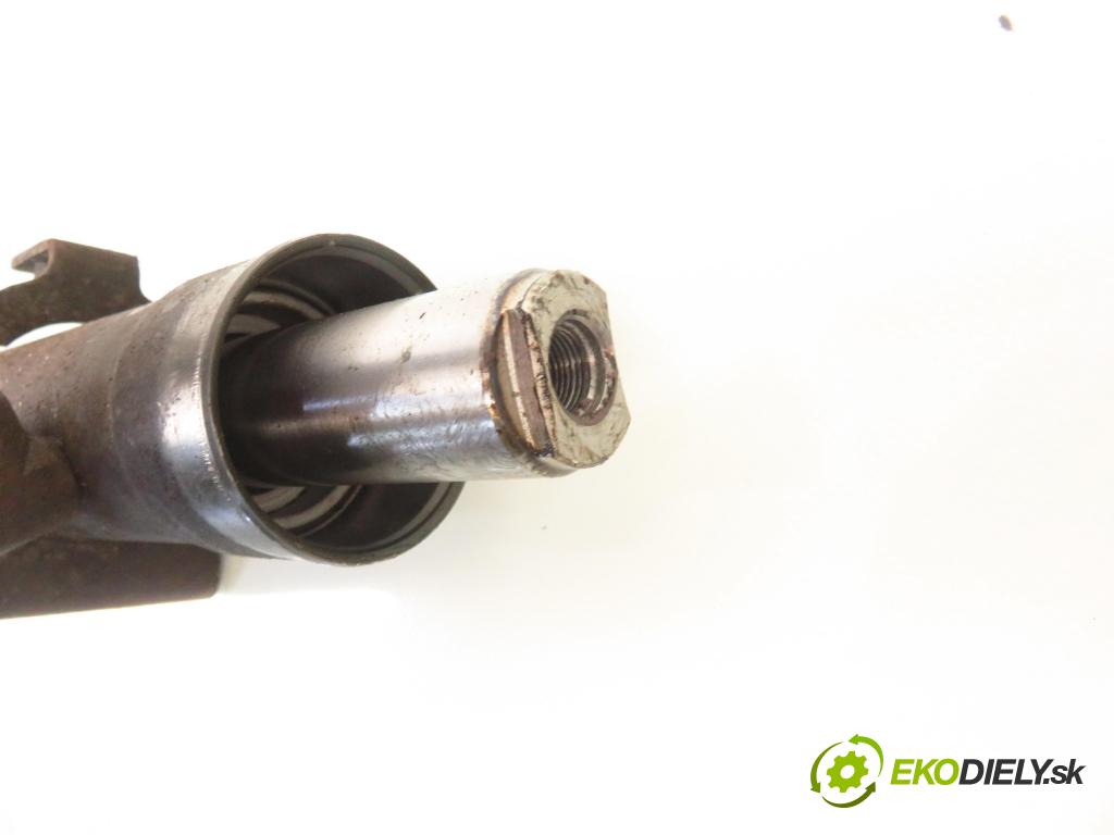 RENAULT LAGUNA II Grandtour (KG0/1_) KOMBI 2001 0,00 1.8 16V (KG0J) - F4P 774 1783,00 řízení ZE posilovačem 8200023082 ; 6900000205