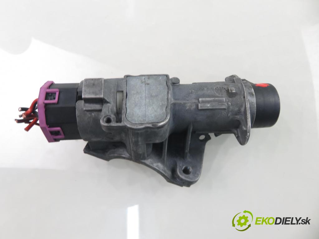 SKODA OCTAVIA I (1U2) LIFTBACK 2000 55,00 1.6 - AEE 1598,00 spinačka 4B0905851C (Spínacia skrinka)