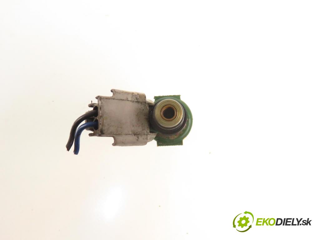 TOYOTA RAV 4 I (_A1_) SUV 1998 95,00 2.0 4WD - 3S-FE 1998,00 vstrekovač 2325074100 (Vstrekovač paliva)