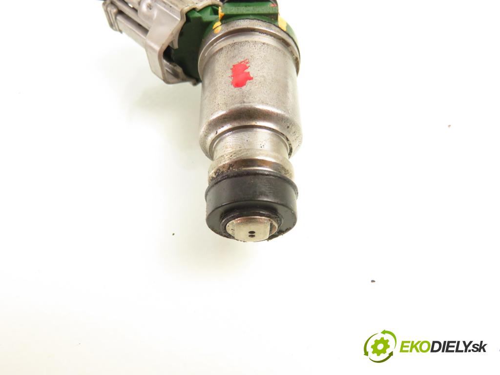 TOYOTA RAV 4 I (_A1_) SUV 1998 95,00 2.0 4WD - 3S-FE 1998,00 vstrekovač 2325074100 (Vstrekovač paliva)