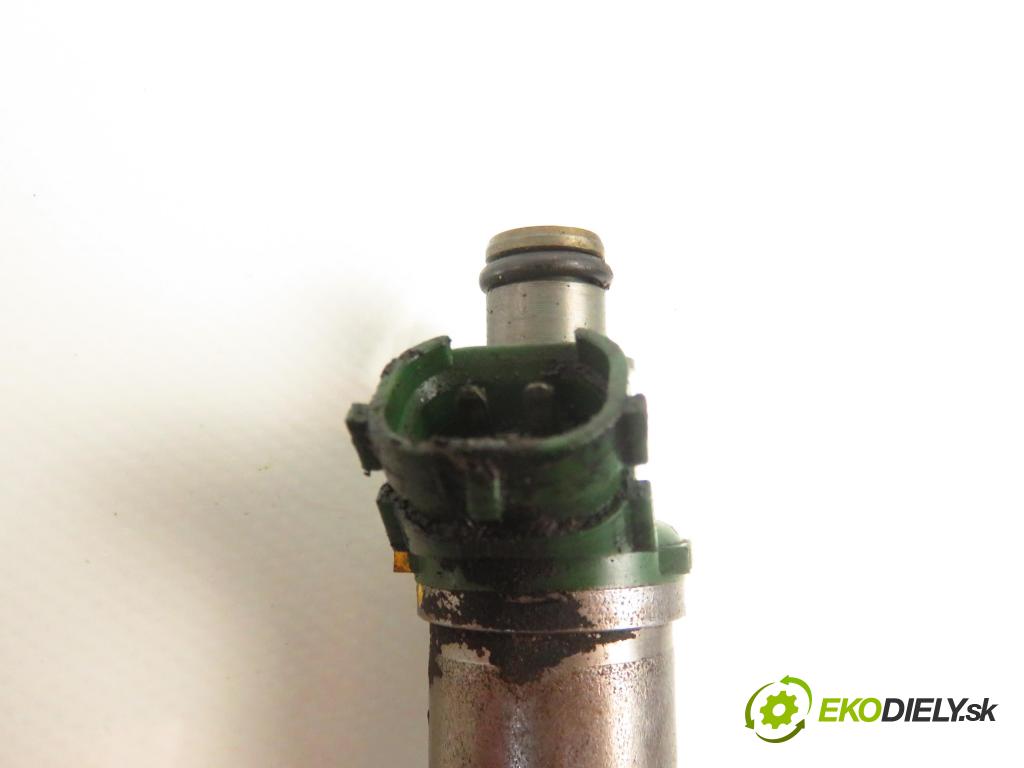 TOYOTA RAV 4 I (_A1_) SUV 1998 95,00 2.0 4WD - 3S-FE 1998,00 vstrekovač 2325074100 (Vstrekovač paliva)