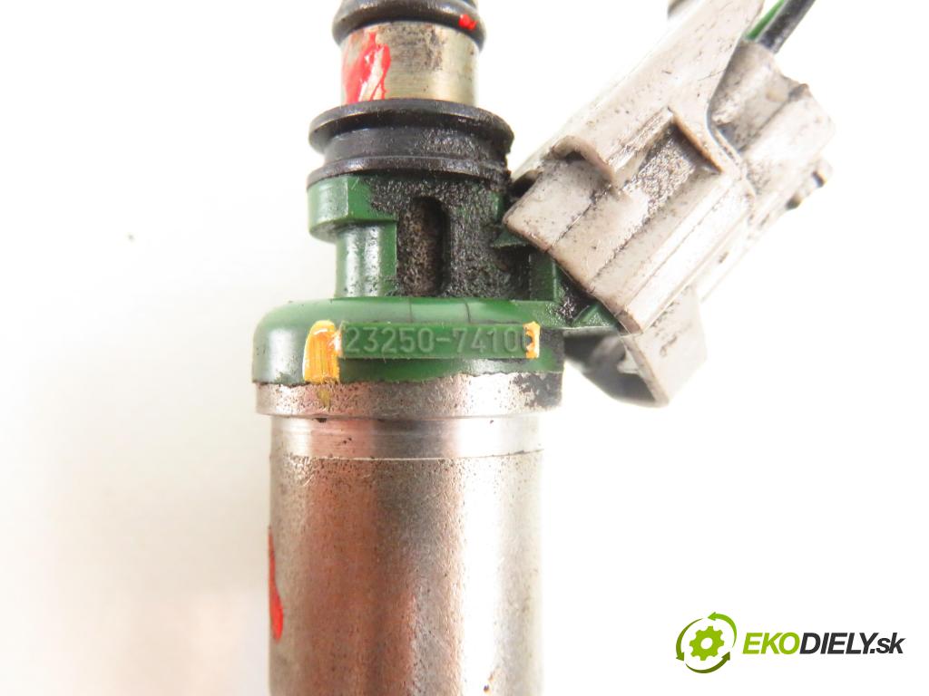 TOYOTA RAV 4 I (_A1_) SUV 1998 95,00 2.0 4WD - 3S-FE 1998,00 vstrekovač 2325074100 (Vstrekovač paliva)