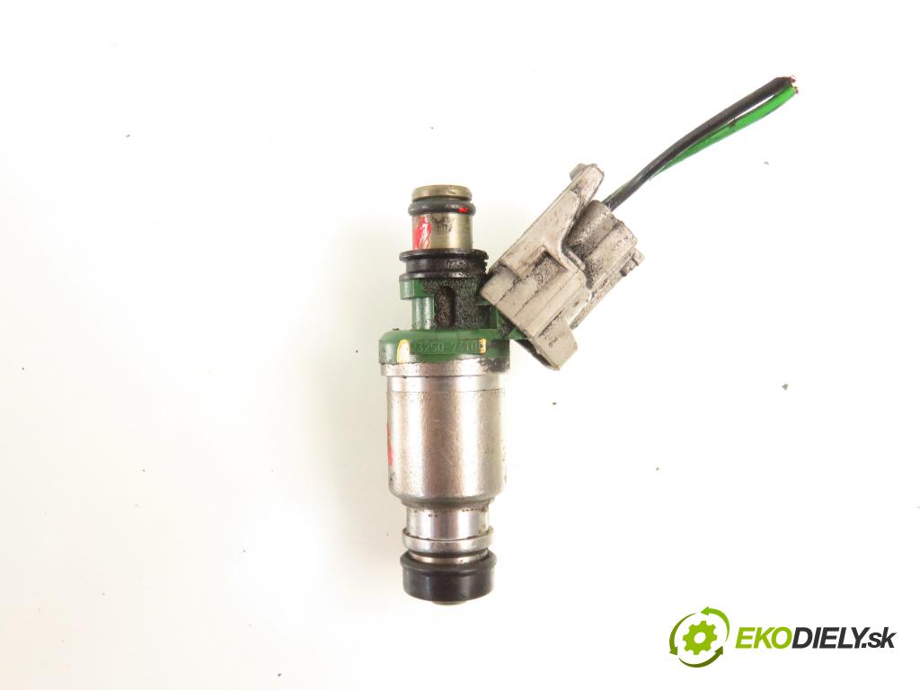 TOYOTA RAV 4 I (_A1_) SUV 1998 95,00 2.0 4WD - 3S-FE 1998,00 vstrekovač 2325074100 (Vstrekovač paliva)