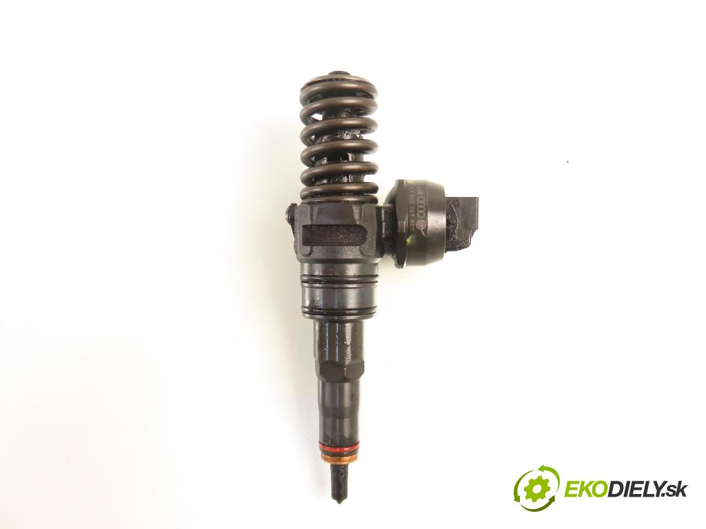 AUDI A4 (8E2, B6) SEDAN 2001 96,00 1.9 TDI PD 130 - AWX 1896,00 Vstrekovač 038130073AR ; 041720214 (Vstrekovač paliva)