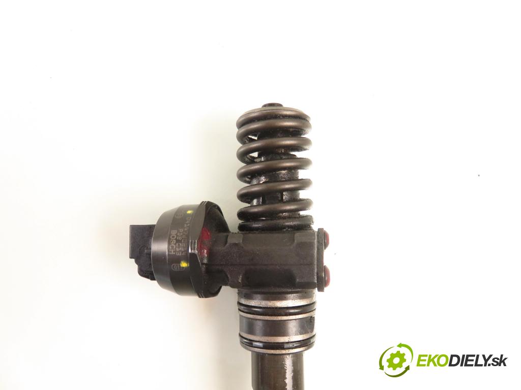 AUDI A4 (8E2, B6) SEDAN 2001 96,00 1.9 TDI PD 130 - AWX 1896,00 Vstrekovač 038130073AR ; 041720214 (Vstrekovač paliva)