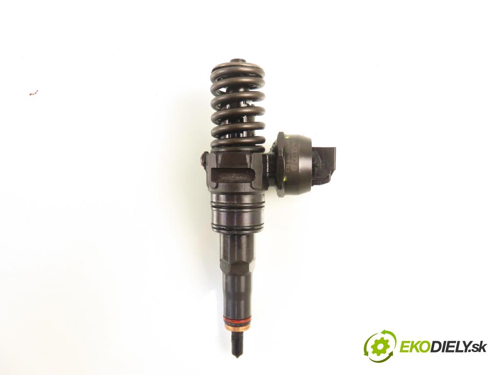 AUDI A4 (8E2, B6) SEDAN 2001 96,00 1.9 TDI PD 130 - AWX 1896,00 Vstrekovač 038130073AR ; 0414720214 (Vstrekovač paliva)