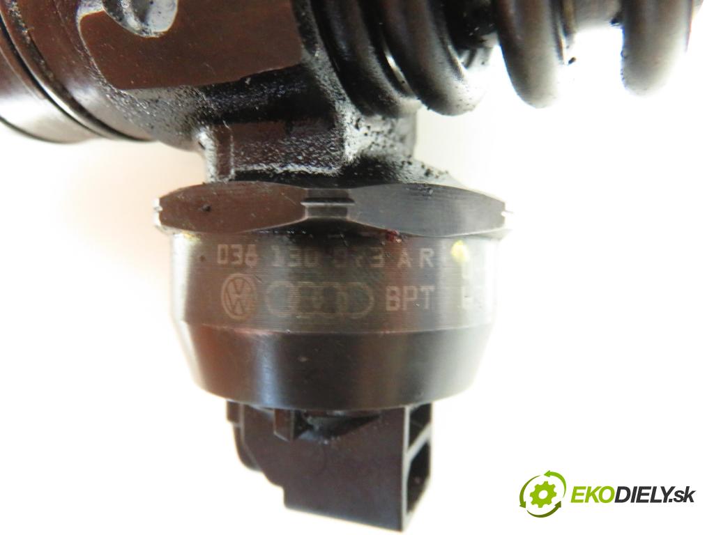 AUDI A4 (8E2, B6) SEDAN 2001 96,00 1.9 TDI PD 130 - AWX 1896,00 Vstrekovač 038130073AR ; 0414720214 (Vstrekovač paliva)