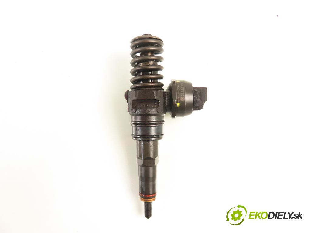 AUDI A4 (8E2, B6) SEDAN 2001 96,00 1.9 TDI PD 130 - AWX 1896,00 Vstrekovač 038130073AR ; 0414720214 (Vstrekovač paliva)