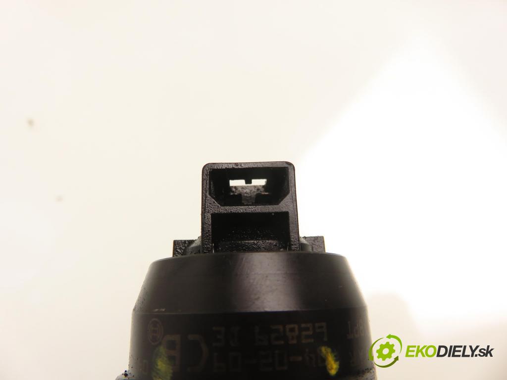 AUDI A4 (8E2, B6) SEDAN 2001 96,00 1.9 TDI PD 130 - AWX 1896,00 Vstrekovač 038130073AR ; 0414720214 (Vstrekovač paliva)