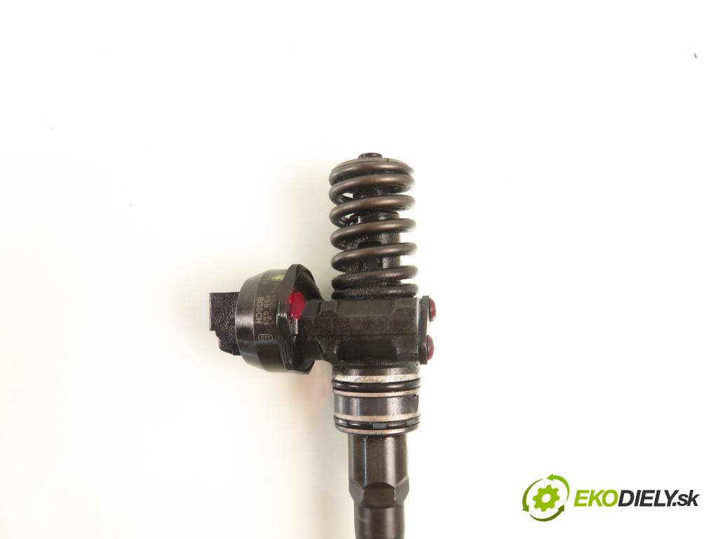 AUDI A4 (8E2, B6) SEDAN 2001 96,00 1.9 TDI PD 130 - AWX 1896,00 Vstrekovač 038130073AR ; 0414720214 (Vstrekovač paliva)