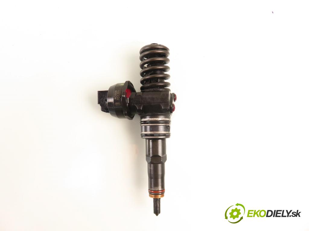 AUDI A4 (8E2, B6) SEDAN 2001 96,00 1.9 TDI PD 130 - AWX 1896,00 Vstrekovač 038130073AR ; 0414720214 (Vstrekovač paliva)