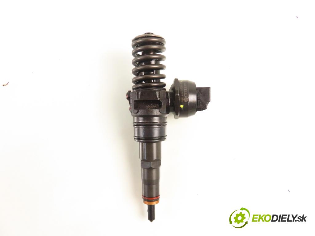 AUDI A4 (8E2, B6) SEDAN 2001 96,00 1.9 TDI PD 130 - AWX 1896,00 Vstrekovač 038130073AR ; 0414720214 (Vstrekovač paliva)