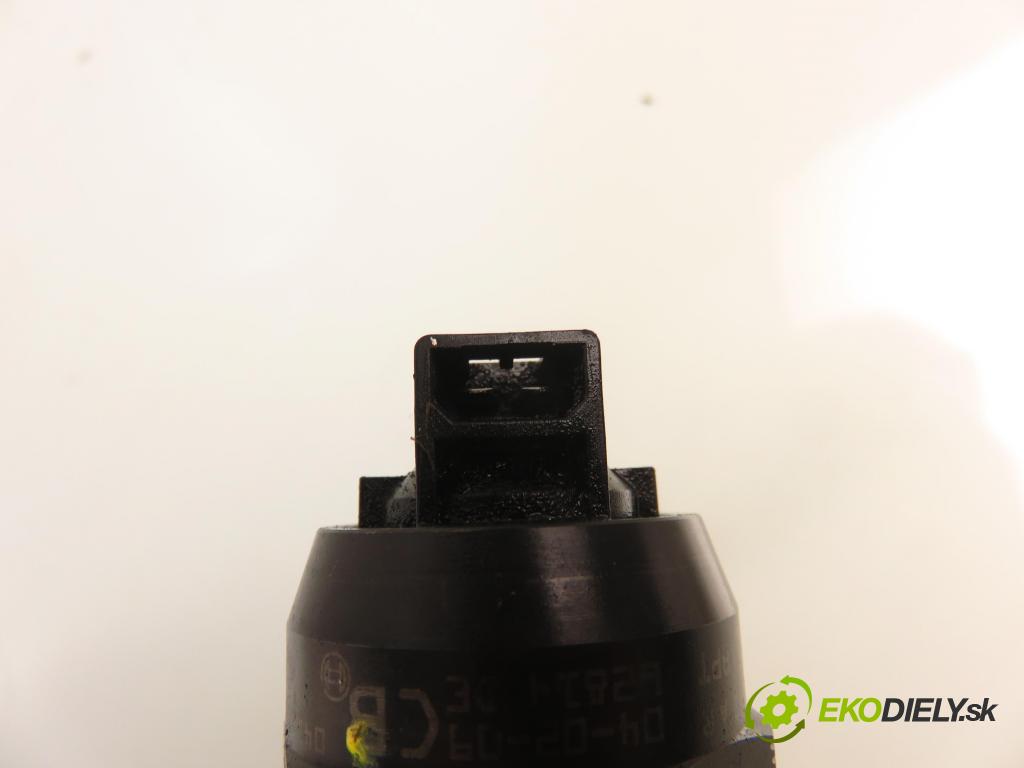 AUDI A4 (8E2, B6) SEDAN 2001 96,00 1.9 TDI PD 130 - AWX 1896,00 Vstrekovač 038130073AR ; 0414720214 (Vstrekovač paliva)