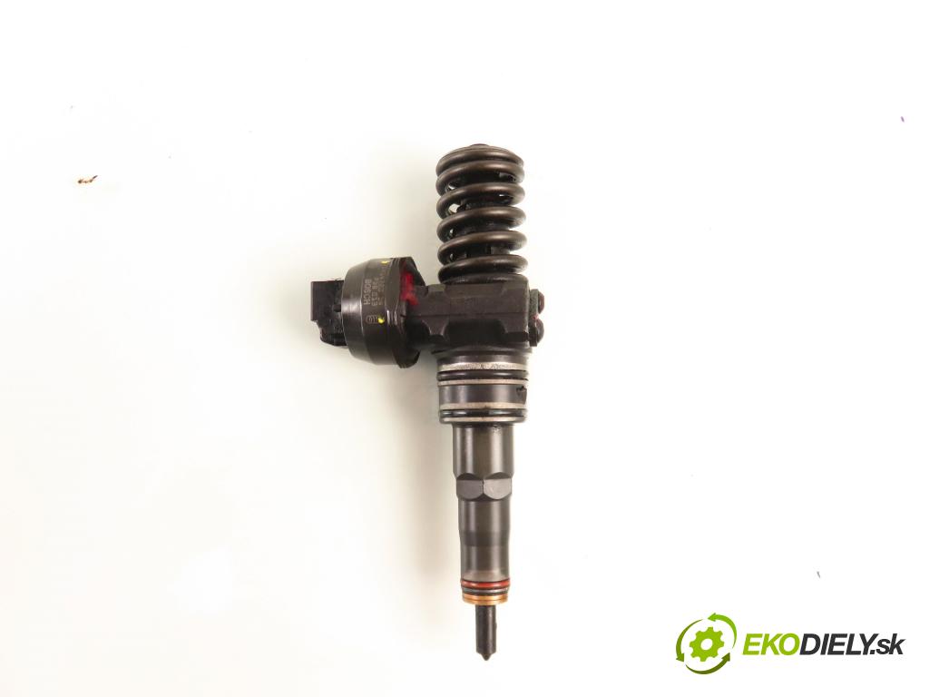 AUDI A4 (8E2, B6) SEDAN 2001 96,00 1.9 TDI PD 130 - AWX 1896,00 Vstrekovač 038130073AR ; 0414720214 (Vstrekovač paliva)