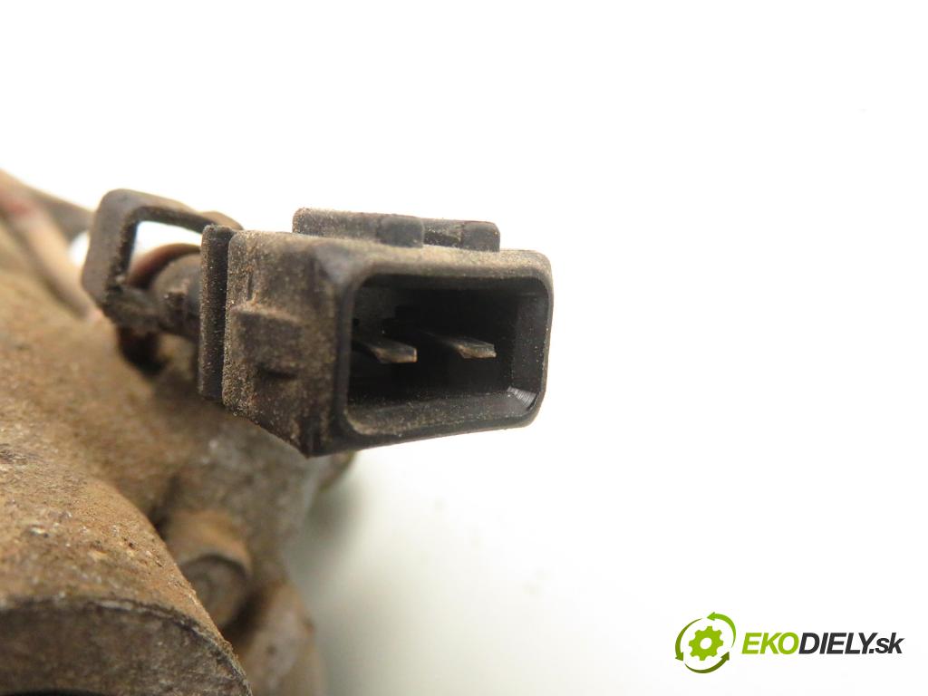 VW PASSAT B3/B4 Variant (3A5, 35I) KOMBI 1994 74,00 1.6 - AEK 1595,00 KOMPRESOR: klimatizace 1H0820803D (Kompresor klimatizace)
