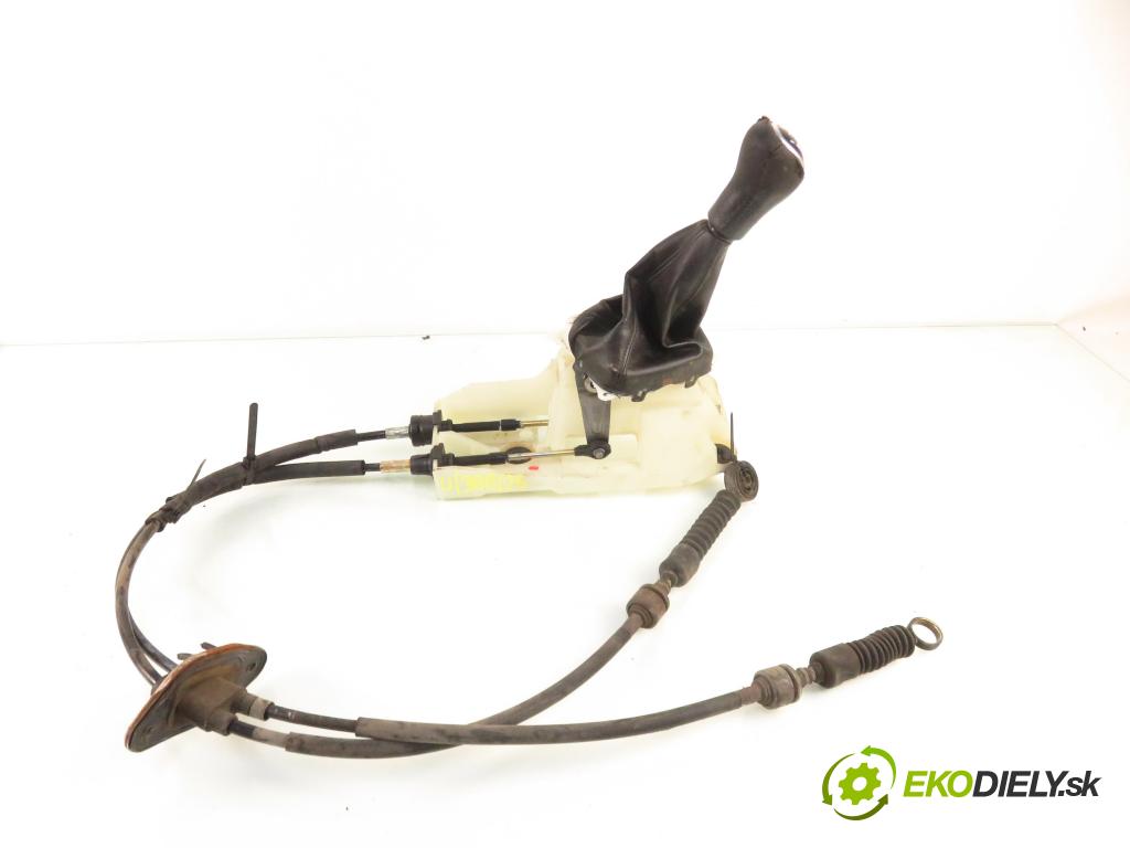 MITSUBISHI OUTLANDER I (CU_W) SUV 2005 100,00 2.0 (CU2W) - 4G63 (DOHC 16V) 1997,00 ZVEDÁK: