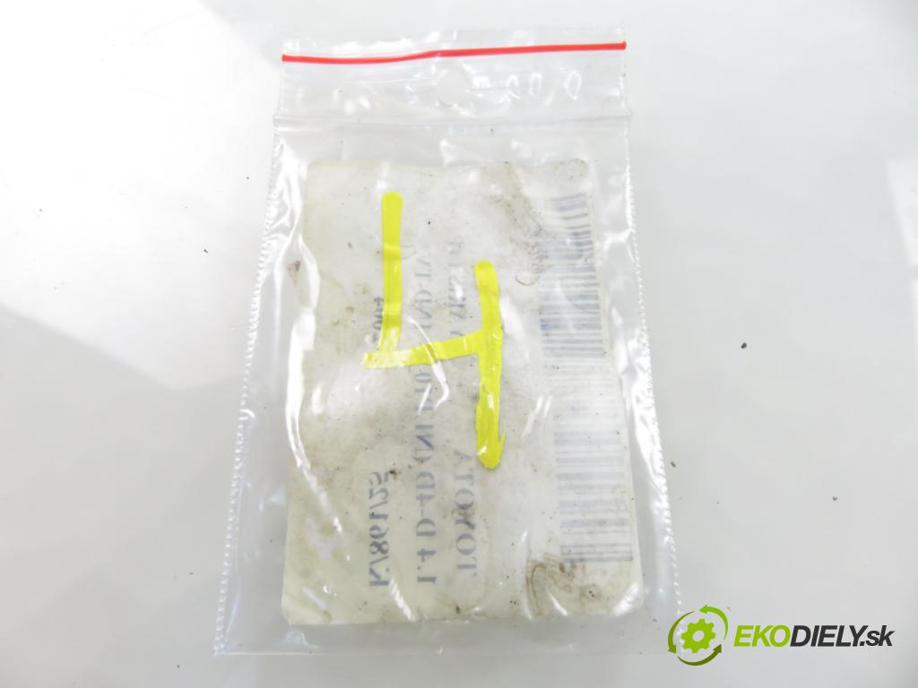 TOYOTA YARIS (_P1_) HB 2004 55,00 1.4 D-4D (NLP10_) - 1ND-TV 1364,00 vstrekovač 0445110085 ; 2367033010 (Vstrekovač paliva)