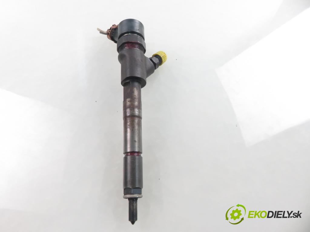 TOYOTA YARIS (_P1_) HB 2004 55,00 1.4 D-4D (NLP10_) - 1ND-TV 1364,00 vstrekovač 0445110085 ; 2367033010 (Vstrekovač paliva)