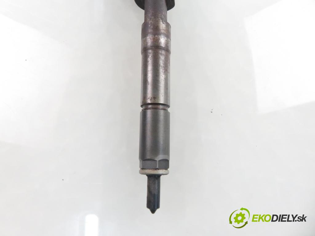 TOYOTA YARIS (_P1_) HB 2004 55,00 1.4 D-4D (NLP10_) - 1ND-TV 1364,00 vstrekovač 0445110085 ; 2367033010 (Vstrekovač paliva)