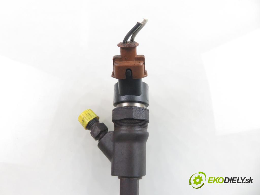 TOYOTA YARIS (_P1_) HB 2004 55,00 1.4 D-4D (NLP10_) - 1ND-TV 1364,00 vstrekovač 0445110085 ; 2367033010 (Vstrekovač paliva)