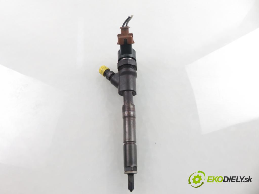 TOYOTA YARIS (_P1_) HB 2004 55,00 1.4 D-4D (NLP10_) - 1ND-TV 1364,00 vstrekovač 0445110085 ; 2367033010 (Vstrekovač paliva)