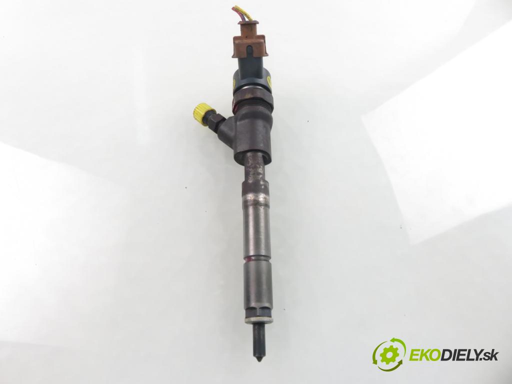 TOYOTA YARIS (_P1_) HB 2004 55,00 1.4 D-4D (NLP10_) - 1ND-TV 1364,00 vstrekovač 0445110085 ; 2367033010 (Vstrekovač paliva)