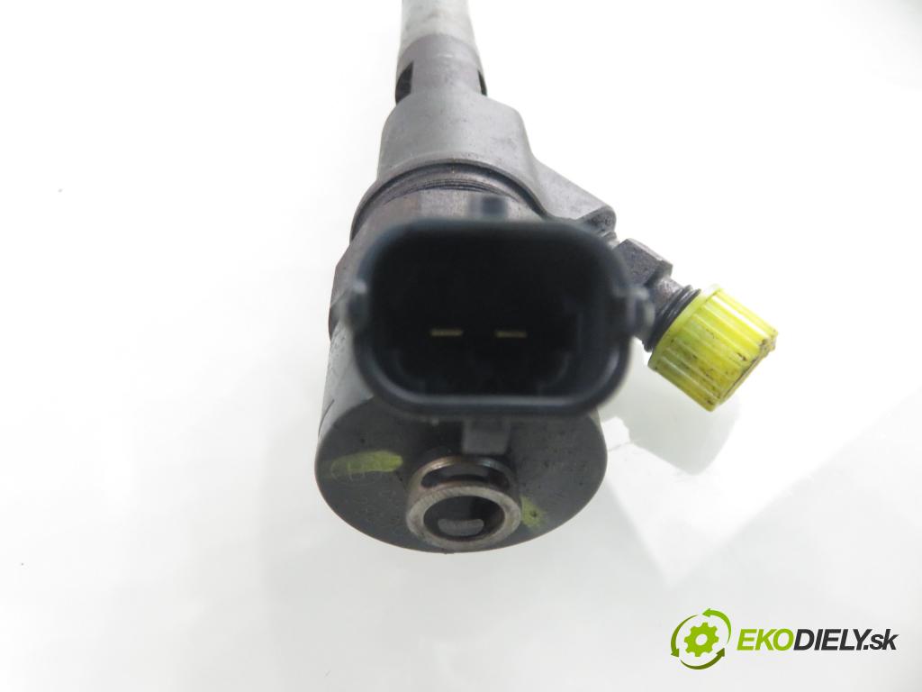 TOYOTA YARIS (_P1_) HB 2004 55,00 1.4 D-4D (NLP10_) - 1ND-TV 1364,00 vstrekovač 0445110085 ; 2367033010 (Vstrekovač paliva)