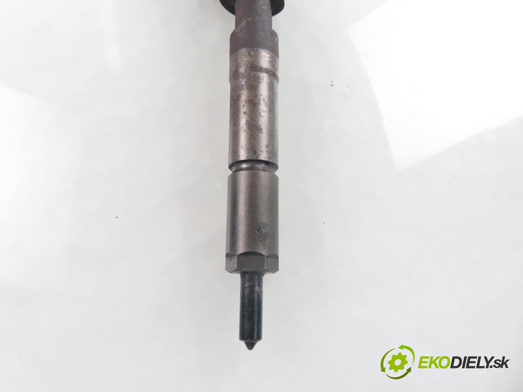 TOYOTA YARIS (_P1_) HB 2004 55,00 1.4 D-4D (NLP10_) - 1ND-TV 1364,00 vstrekovač 0445110085 ; 2367033010 (Vstrekovač paliva)