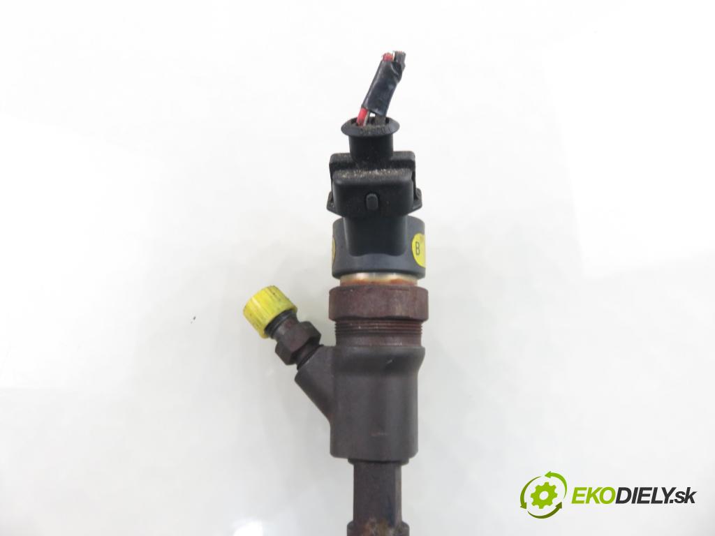 TOYOTA YARIS (_P1_) HB 2004 55,00 1.4 D-4D (NLP10_) - 1ND-TV 1364,00 vstrekovač 0445110085 ; 2367033010 (Vstrekovač paliva)