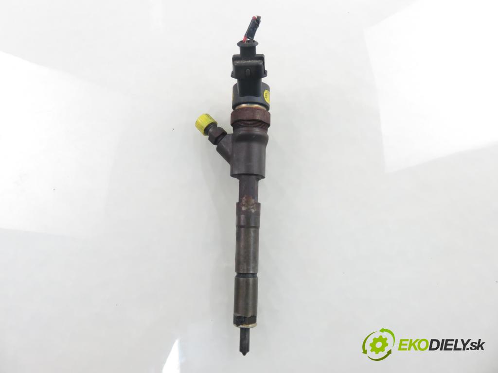 TOYOTA YARIS (_P1_) HB 2004 55,00 1.4 D-4D (NLP10_) - 1ND-TV 1364,00 vstrekovač 0445110085 ; 2367033010 (Vstrekovač paliva)