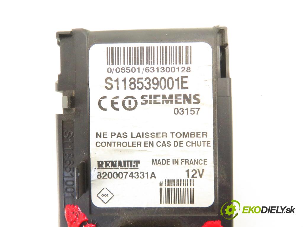 RENAULT MEGANE II (BM0/1_, CM0/1_) HB 2003 83,00 1.6 16V 113 - K4M 760 1598,00 CZYTNIK KARTY: S118539001E ; 8200074331A