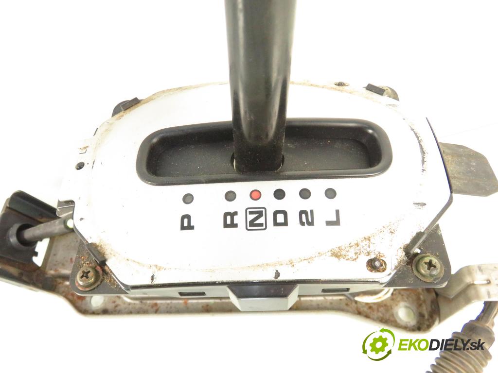 SUZUKI LIANA (ER) HB 2002 76,00 1.6 - M16A 1586,00 ZVEDÁK: