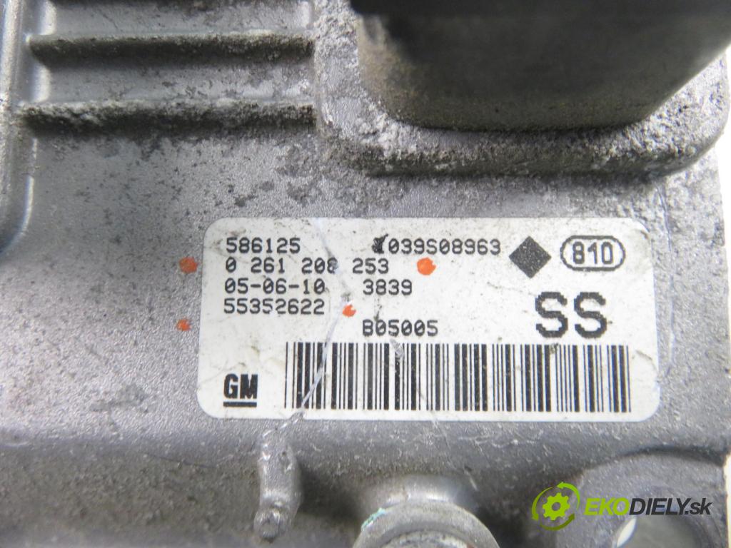 OPEL CORSA C (X01) HB 2006 59,00 1.2 16V Twinport 80 - Z 12 XEP 1229,00 Riadiaca jednotka Motor 0261208253 ; 55352622