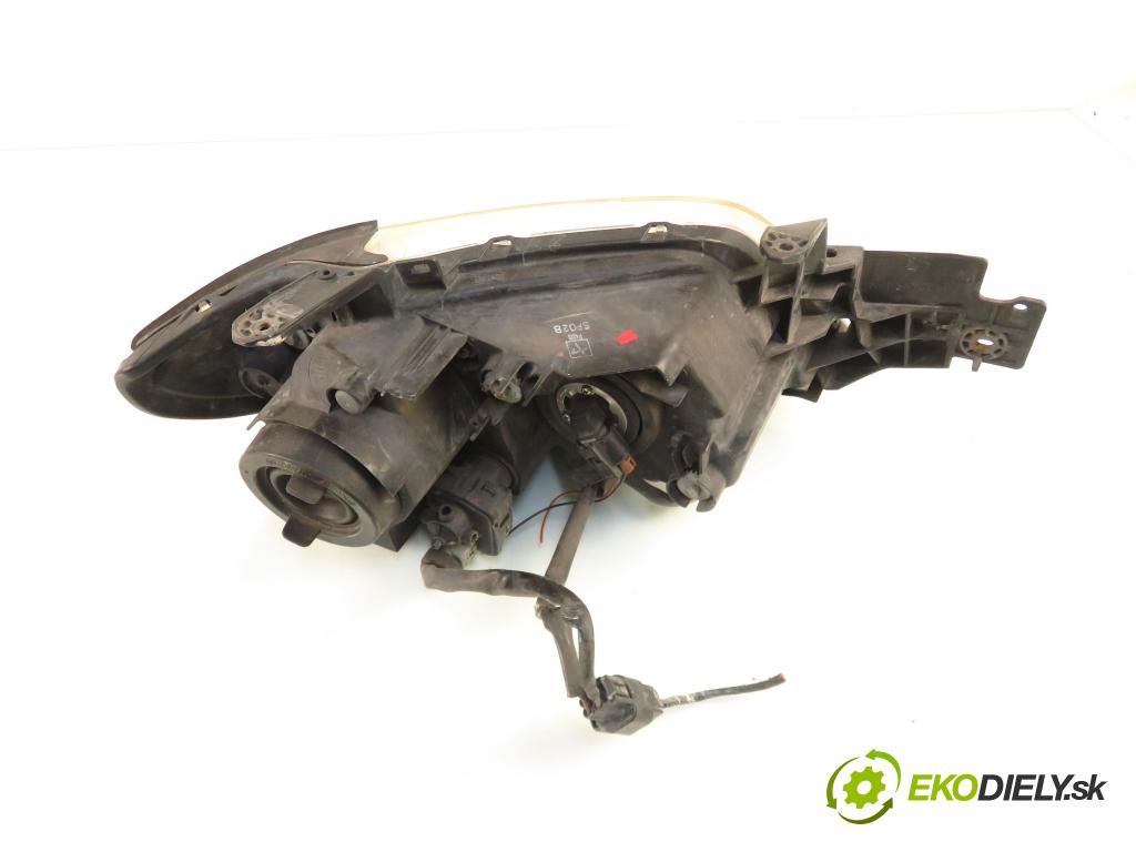 MITSUBISHI OUTLANDER I (CU_W) SUV 2005 100,00 2.0 (CU2W) - 4G63 (DOHC 16V) 1997,00 Svetlo LP P4323L ; P4326L