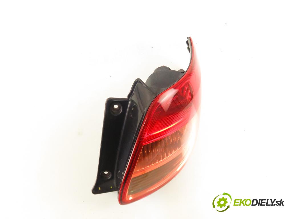 SUZUKI SX4 (EY, GY) CROSSOVER 2007 88,00 1.9 DDiS 4x4 (RW 419D) - D19AA 1910,00 světlo pravé zadní 22016684