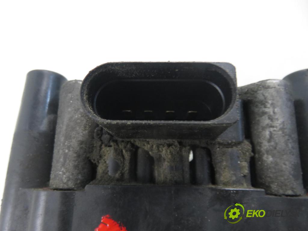 VW BORA (1J2) SEDAN 1999 85,00 2 - APK 1984,00 cívka zapalovací 032905106B