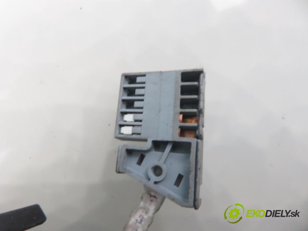 CITROEN BERLINGO / BERLINGO FIRST nadwozie wielkoprzestrzenne (MPV) KOMBIVAN 2004 66,00 2.0 HDI 90 1997,00 PAKA/ŘAZENÍ/SADA:
