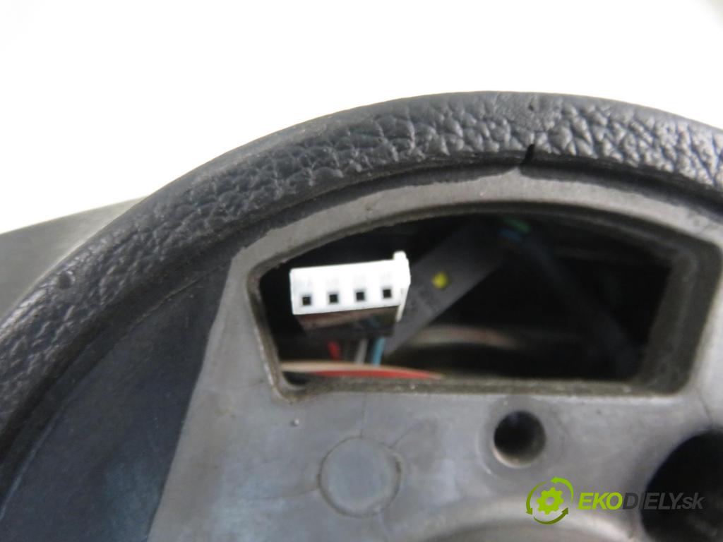 BMW 3 (E46) SEDAN 1999 100,00 320 d 136 - M47 D20 (204D1) 1951,00 volant 1094409 ; 1095767 (Volant)